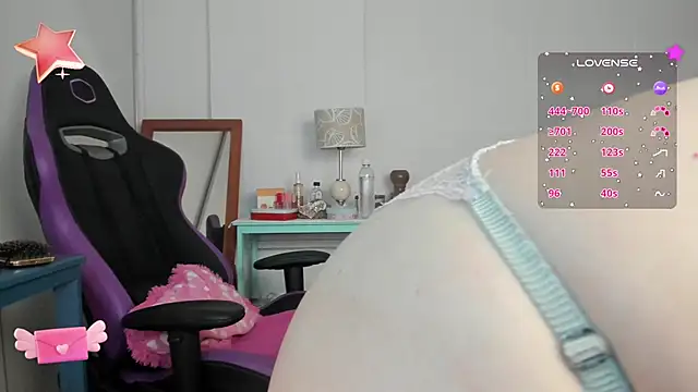 Snapshot of 1Sweetnina chatting on 01.14.25 1Sweetnina online show from 01.14.25
