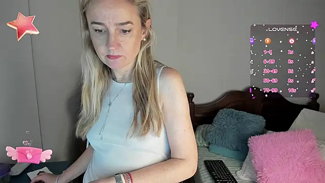 Snapshot of 1Sweetnina chatting on 01.17.25 1Sweetnina online show from 01.17.25