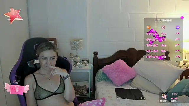 Snapshot of 1Sweetnina chatting on 01.27.25 1Sweetnina online show from 01.27.25