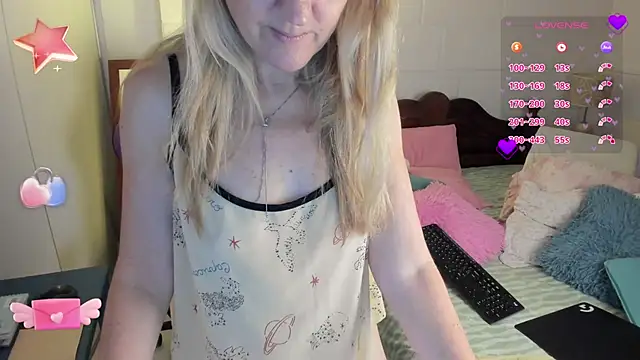 Snapshot of 1Sweetnina chatting on 02.26.25 1Sweetnina online show from 02.26.25