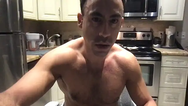 BigGuyMuscle online show from 12.16.25