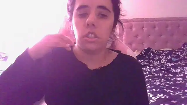 Snapshot of annarose19 chatting on 12.04.24 annarose19 online show from 12.04.24