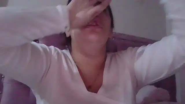 Snapshot of annarose19 chatting on 12.12.24 annarose19 online show from 12.12.24