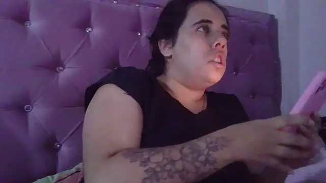 Snapshot of annarose19 chatting on 01.10.25 annarose19 online show from 01.10.25
