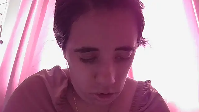 Snapshot of annarose19 chatting on 01.14.25 annarose19 online show from 01.14.25