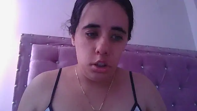 Snapshot of annarose19 chatting on 01.21.25 annarose19 online show from 01.21.25