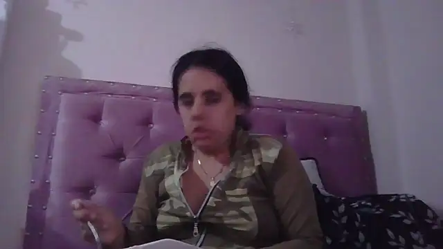 Snapshot of annarose19 chatting on 02.11.25 annarose19 online show from 02.11.25
