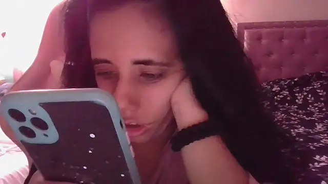 Snapshot of annarose19 chatting on 02.19.25 annarose19 online show from 02.19.25