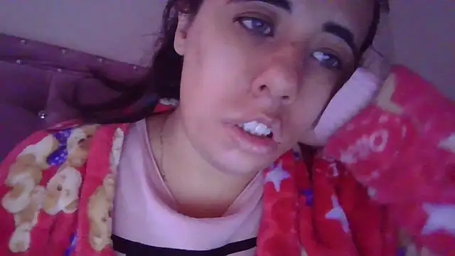 Snapshot of annarose19 chatting on 03.04.25 annarose19 online show from 03.04.25