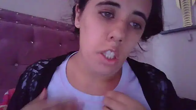 Snapshot of annarose19 chatting on 03.11.25 annarose19 online show from 03.11.25