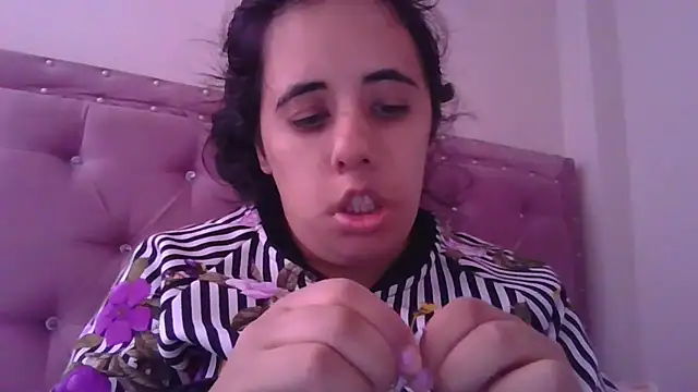 Snapshot of annarose19 chatting on 03.20.25 annarose19 online show from 03.20.25