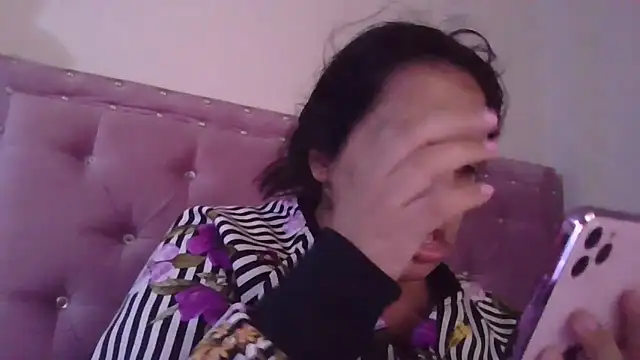 Snapshot of annarose19 chatting on 03.21.25 annarose19 online show from 03.21.25