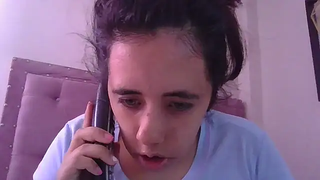 Snapshot of annarose19 chatting on 09.11.25 annarose19 online show from 09.11.25