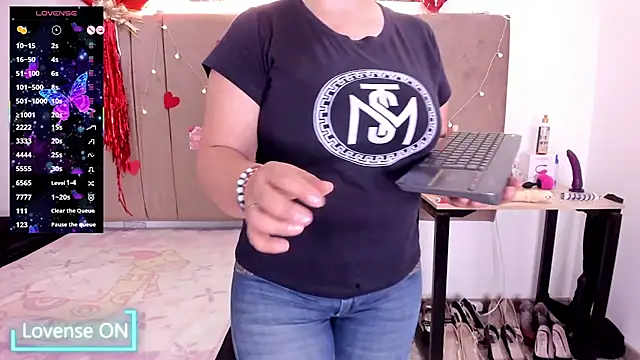 Zaly mature online show from 10.24.25