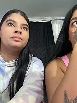 Snapshot of Sharlottee chatting on 10.23.25 Sharlottee online show from 10.23.25