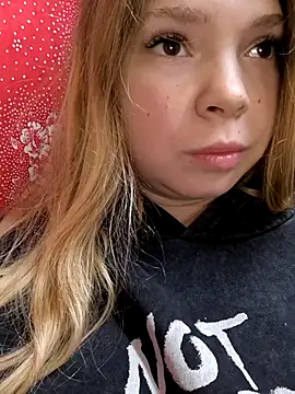 Zuli Kiska online show from 11.12.25