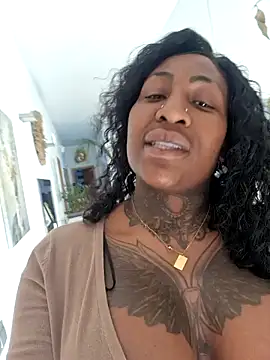 Snapshot of JosyBlack chatting on 02.08.25 JosyBlack online show from 02.08.25