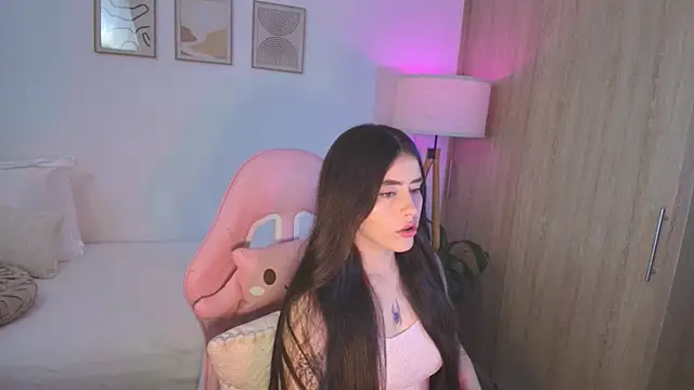 Snapshot of iriswest_ chatting on 09.29.25 iriswest online show from 09.29.25