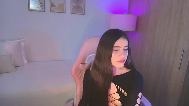 Snapshot of iriswest_ chatting on 10.07.25 iriswest online show from 10.07.25