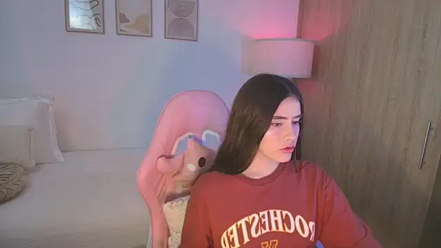 Snapshot of iriswest_ chatting on 10.08.25 iriswest online show from 10.08.25