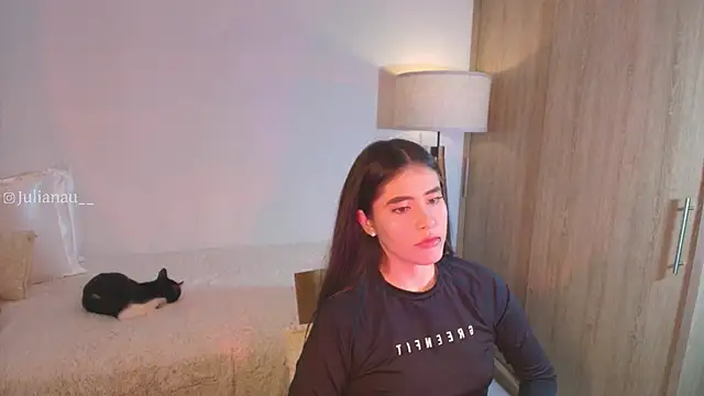 Snapshot of iriswest_ chatting on 11.02.25 iriswest online show from 11.02.25