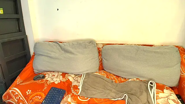 Snapshot of jhon_gade chatting on 10.21.25 jhon gade online show from 10.21.25