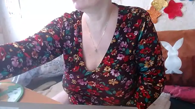 QueenLana online show from 02.06.25