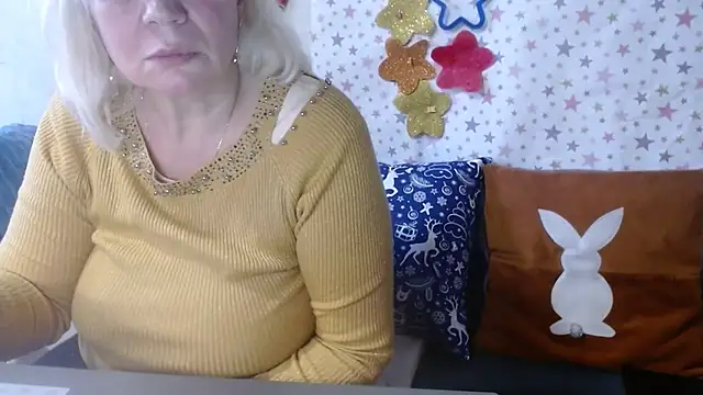 QueenLana online show from 12.15.25