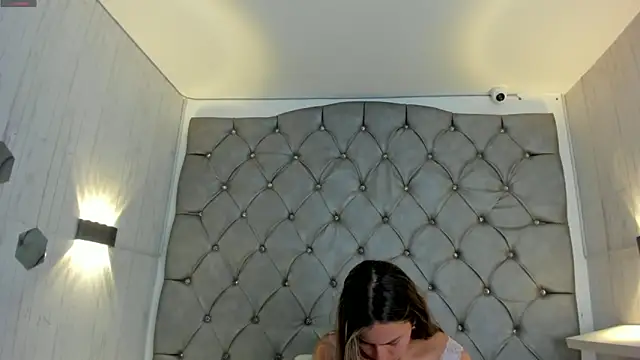 danaythamara1 online show from 01.28.25