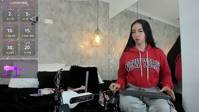 danaythamara1 online show from 10.06.25