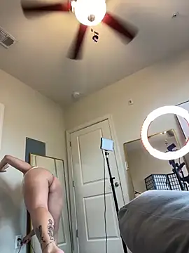 bellafreakyfun online show from 09.24.25