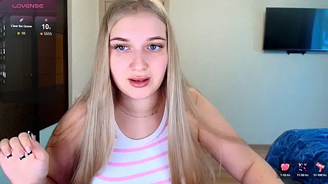 Adr1ana  online show from 11.05.25