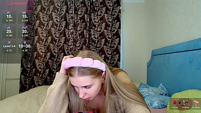 Adr1ana  online show from 12.03.25