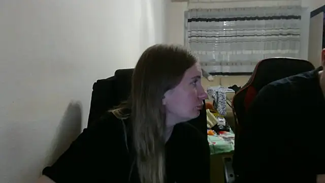 Snapshot of PeterAndJen chatting on 09.26.25 PeterAndJen online show from 09.26.25