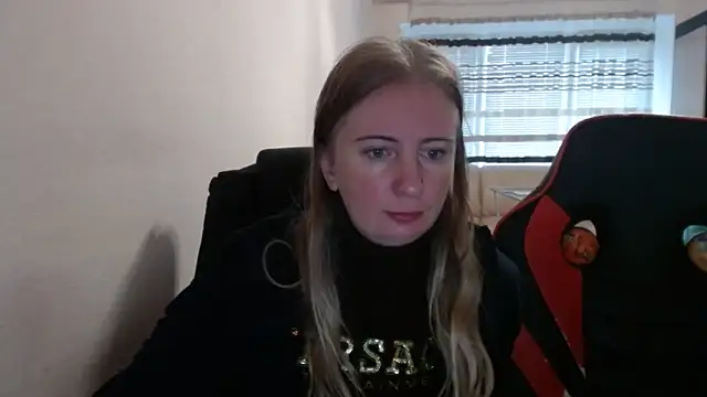 Snapshot of PeterAndJen chatting on 09.30.25 PeterAndJen online show from 09.30.25