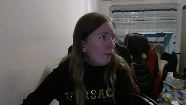 Snapshot of PeterAndJen chatting on 10.01.25 PeterAndJen online show from 10.01.25