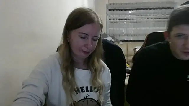 Snapshot of PeterAndJen chatting on 10.06.25 PeterAndJen online show from 10.06.25