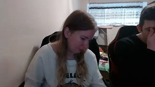 Snapshot of PeterAndJen chatting on 10.07.25 PeterAndJen online show from 10.07.25