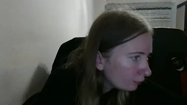 Snapshot of PeterAndJen chatting on 10.09.25 PeterAndJen online show from 10.09.25