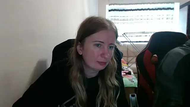 Snapshot of PeterAndJen chatting on 10.11.25 PeterAndJen online show from 10.11.25