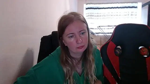 Snapshot of PeterAndJen chatting on 10.17.25 PeterAndJen online show from 10.17.25