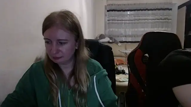 Snapshot of PeterAndJen chatting on 10.21.25 PeterAndJen online show from 10.21.25