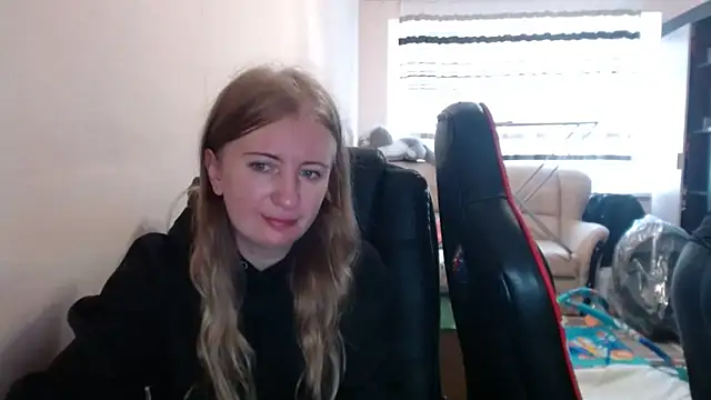 Snapshot of PeterAndJen chatting on 10.23.25 PeterAndJen online show from 10.23.25