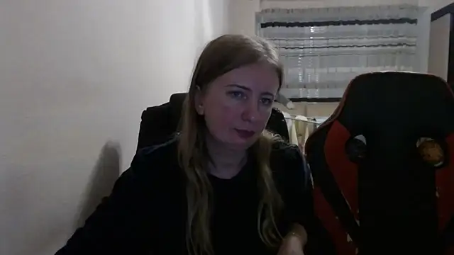 Snapshot of PeterAndJen chatting on 10.28.25 PeterAndJen online show from 10.28.25