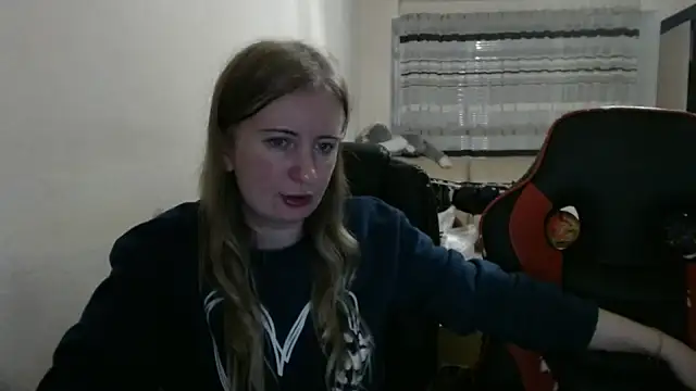 Snapshot of PeterAndJen chatting on 11.01.25 PeterAndJen online show from 11.01.25