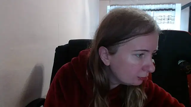 Snapshot of PeterAndJen chatting on 11.13.25 PeterAndJen online show from 11.13.25