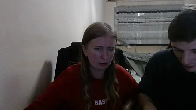 Snapshot of PeterAndJen chatting on 11.17.25 PeterAndJen online show from 11.17.25