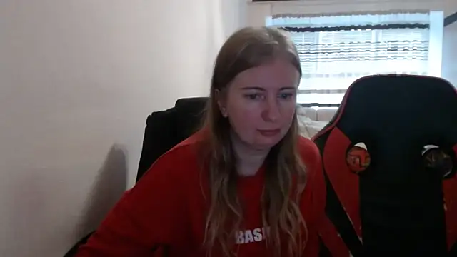 Snapshot of PeterAndJen chatting on 11.20.25 PeterAndJen online show from 11.20.25