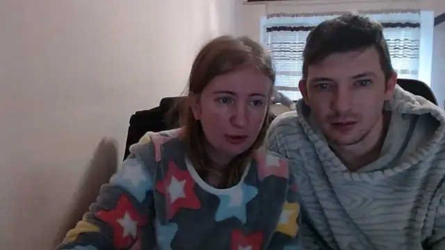 Snapshot of PeterAndJen chatting on 11.23.25 PeterAndJen online show from 11.23.25