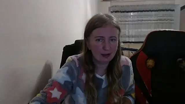 Snapshot of PeterAndJen chatting on 11.23.25 PeterAndJen online show from 11.23.25